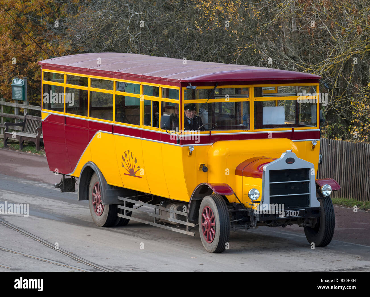 J2007 bus accessibili a Beamish Open Air Museum, Beamish, County Durham, England, Regno Unito Foto Stock