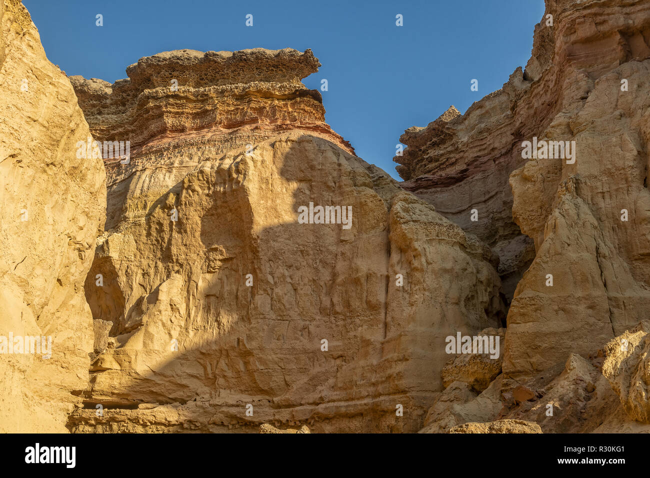 Canyon del deserto Namibe. Con sun. L'Africa. Angola Foto Stock