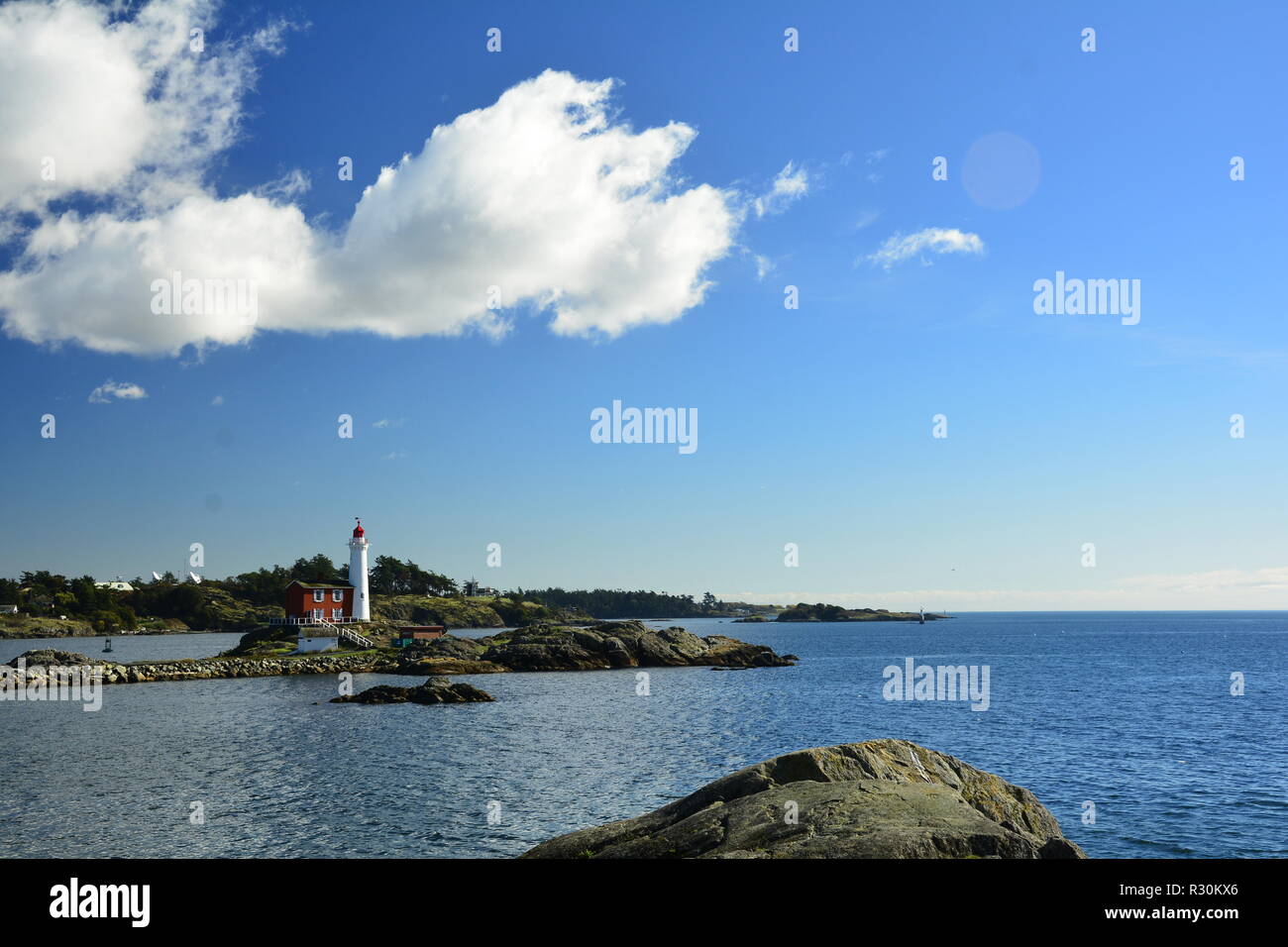 Faro di Fisgard al parco storico nazionale di Fort Rodd Hill a Victoria, BC, Canada. Foto Stock