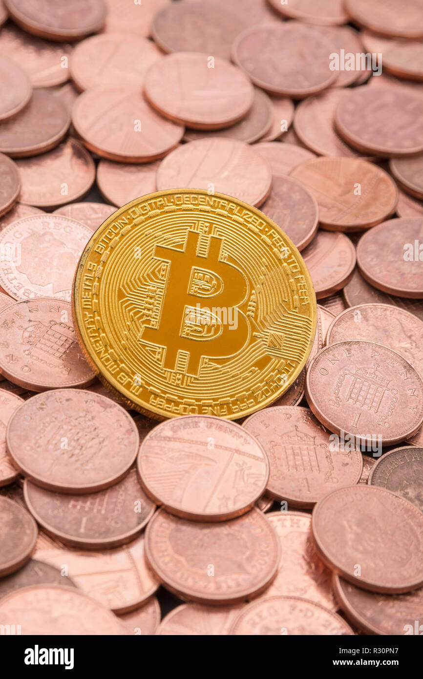Immagine concettuale per il crollo di Bitcoin 2018, crollo del mercato della criptovaluta, crollo del prezzo di Bitcoin 2021, Bitcoin degno dei penny. Foto Stock