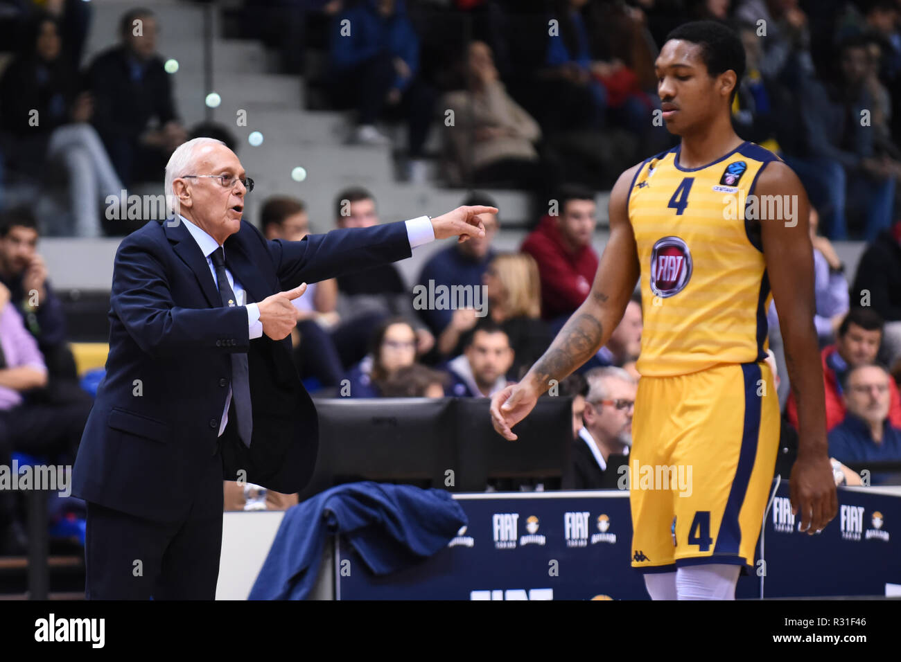 Torino, Italia. Xxi Nov 2018. Foto LaPresse/Giordan Ambrico 21/11/2018, Torino (Italia) sport / basket Basket - Eurocup Fiat Torino vs Unics Kazan Nella foto: Foto LaPresse/Giordan Ambrico Novembre 21, 2018 , Torino (Italia) sport / canestro - Eurocup Fiat Torino vs Unics Kazan nel pic: Credito: LaPresse/Alamy Live News Foto Stock