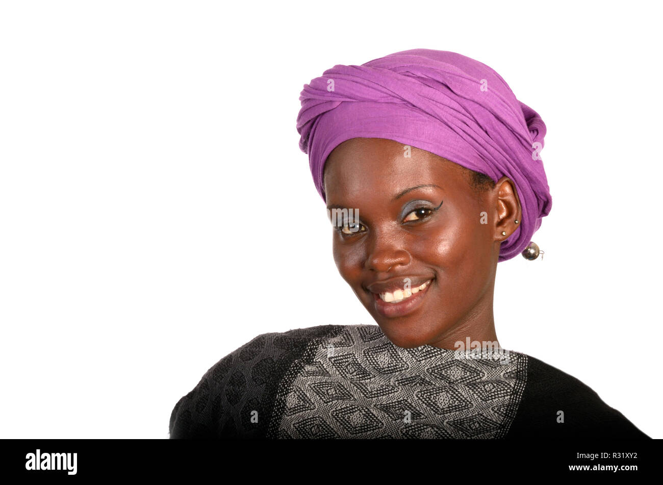 Bella donna africana con il velo Foto Stock