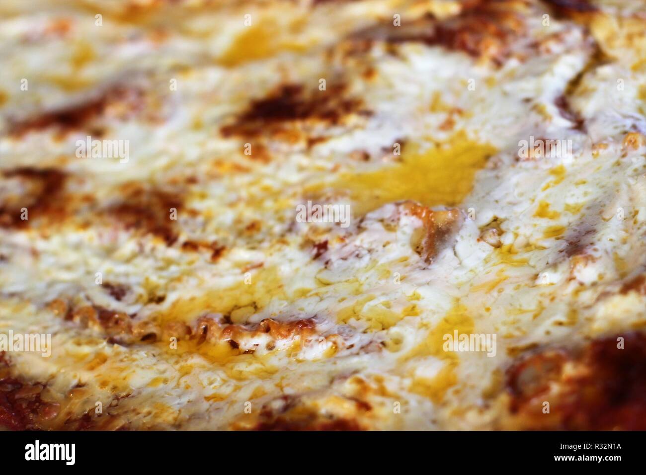 Lasagne con mozzarella formaggio sulla parte superiore Foto Stock