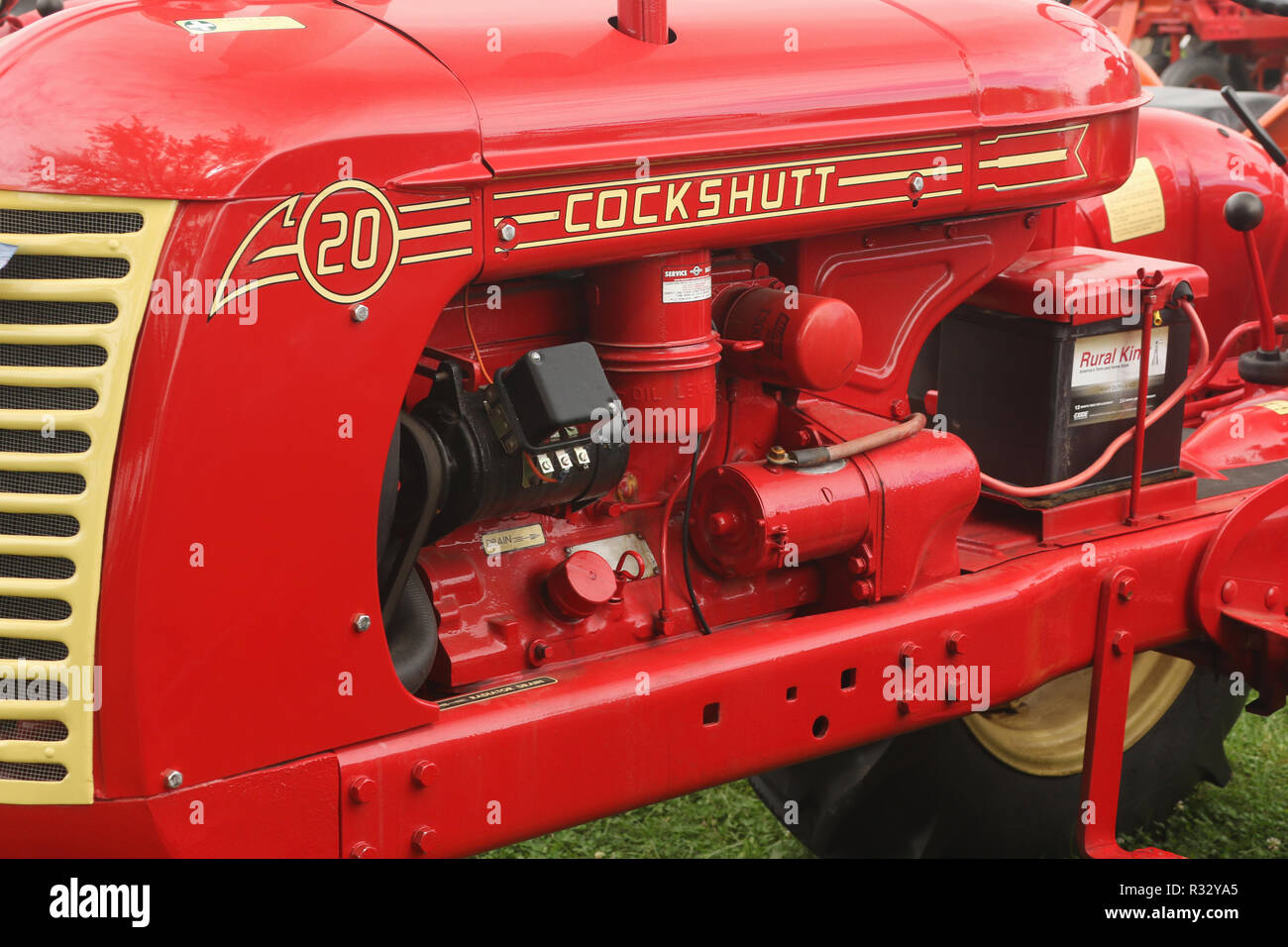 Trattore- 1953 Cockshutt modello 20. Canfield fiera. Mahoning County Fair. Canfield, Youngstown, Ohio, Stati Uniti d'America. Foto Stock