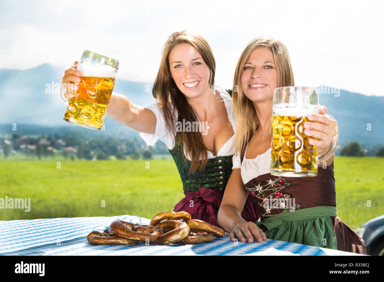 Le donne in costume Foto Stock