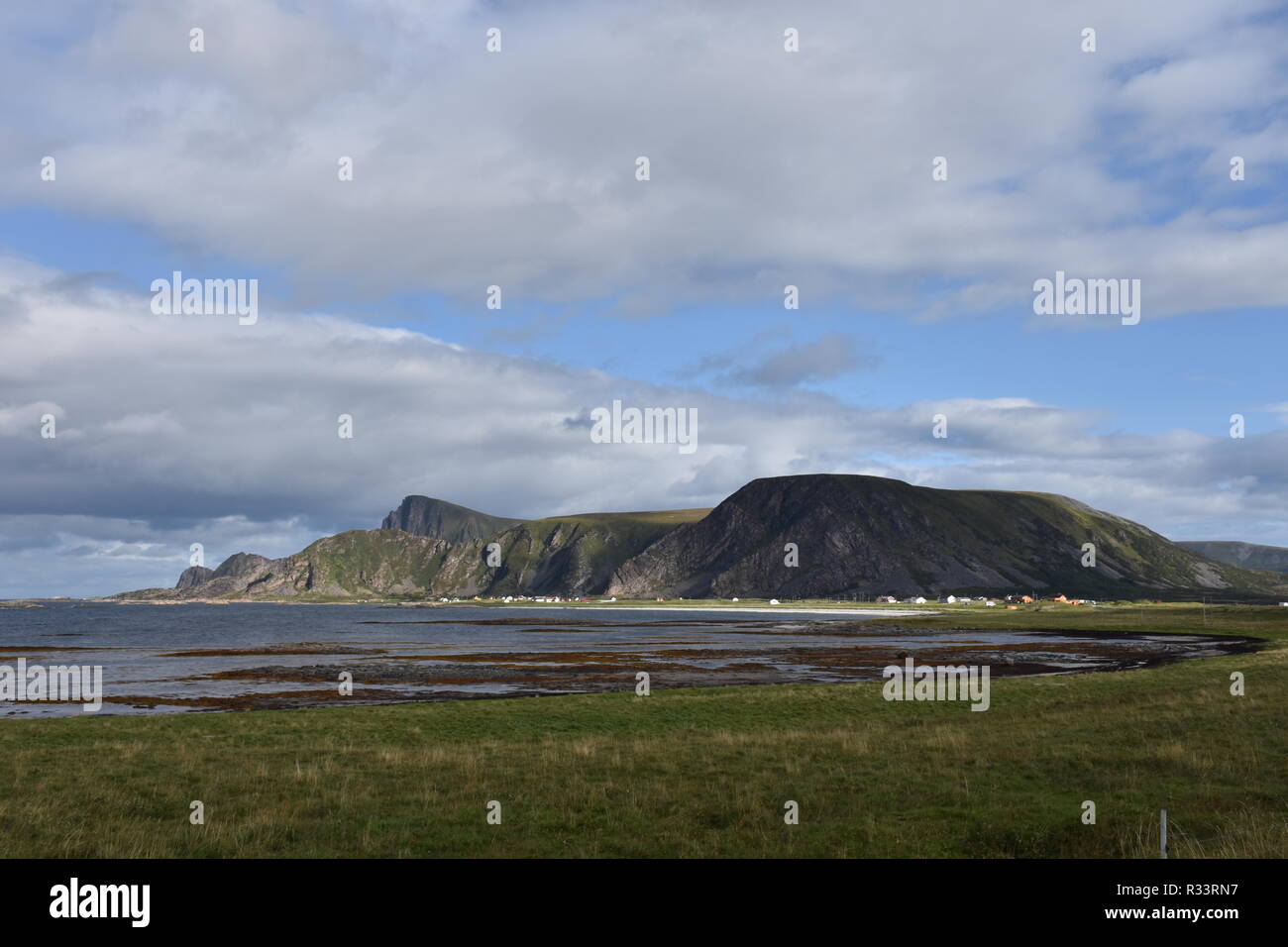 Norwegen, Vesterålen, Andenes, Straße, Landstraße, Andøya, Küste, Insel, Halbinsel, Felsen, Brandung, Küste, Sørvågen, Børvågen, Wiese, Gras, Atlantik Foto Stock