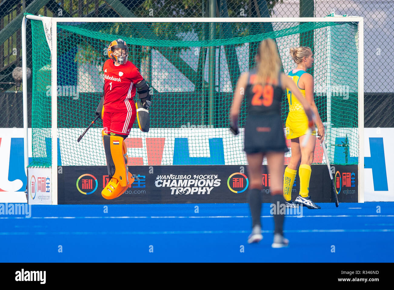 Changzhou, Cina 20 novembre 2018 Hockey Champions Trophy Australia / il portiere olandese Anne Veenendaal del Heeft een strafbal gestopt Foto Stock