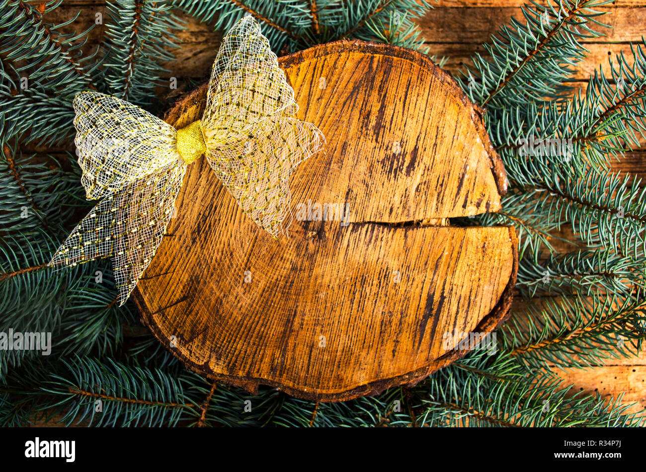 Log in legno vacanze invernali sfondo astratto con spazio di copia Foto Stock