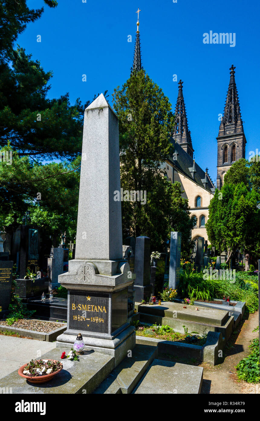 Tomba di Bedřich Smetana, il compositore ceco, presso il cimitero di Vyšehrad Foto Stock
