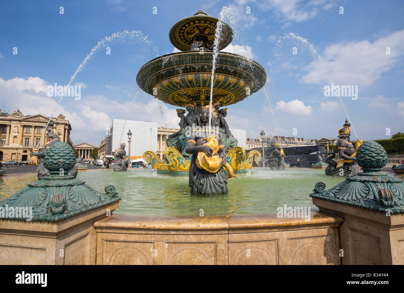 Parigi, Francia, 5 settembre 2018 - La Fontana dei mari a Place de la Concorde a Parigi. Una delle piazze più famose di Parigi, Francia. Foto Stock