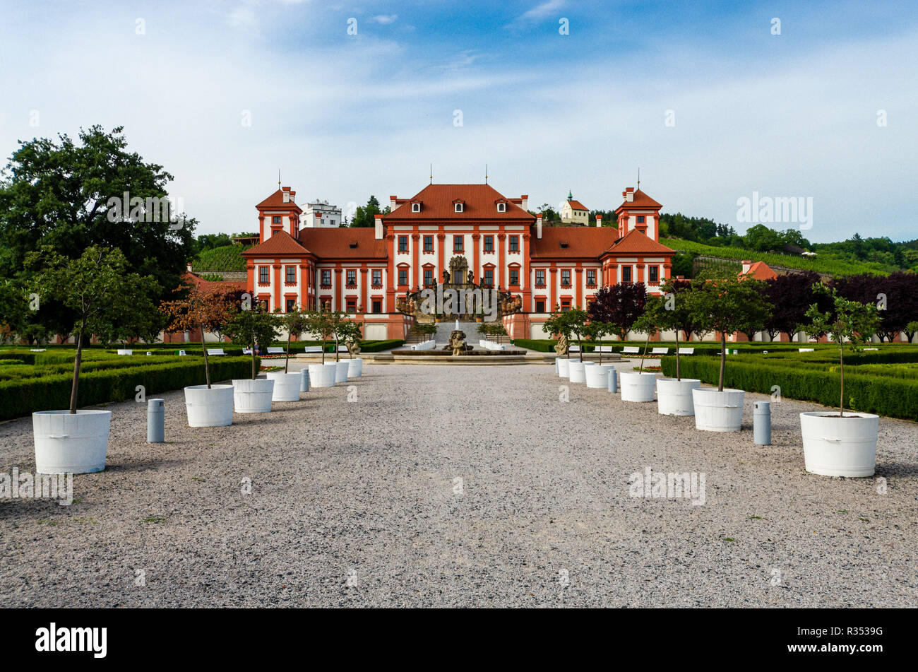 "Zámek Troja', Troja Palace è un palazzo barocco situato in Troja, di Praga è a nord-ovest. È stato costruito per i conteggi di Sternberg da 1679 a 1691 Foto Stock