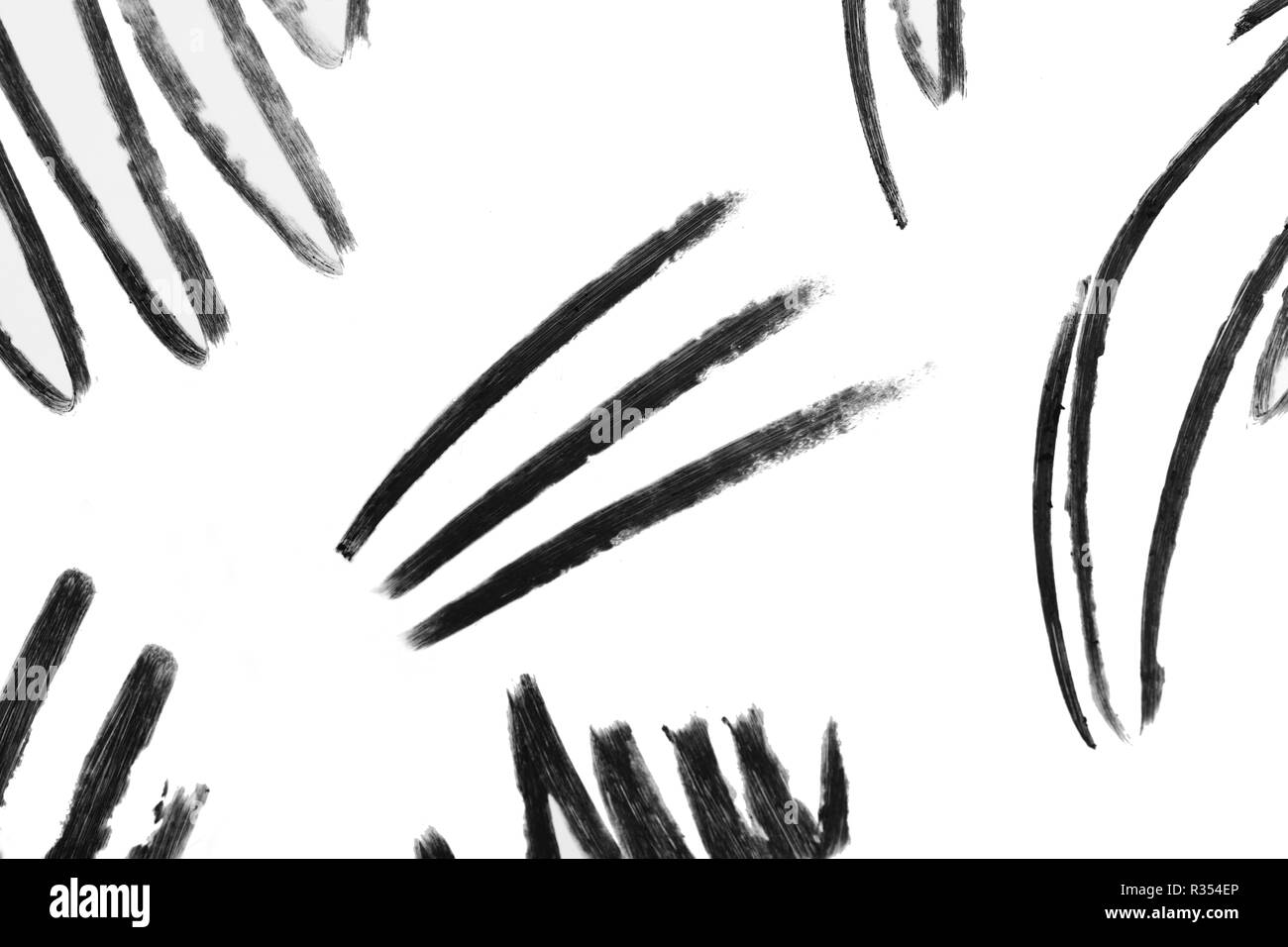 Set di occhio nero il tratto della matita isolati su sfondo bianco.  Striscia a zig-zag Foto stock - Alamy