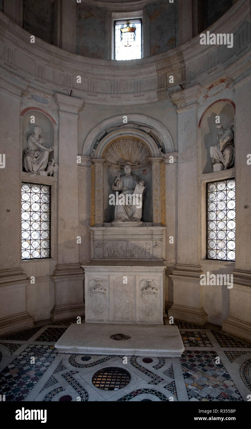 Rom, Roma, San Pietro in Montorio, Tempietto von Bramante im Hof des Franziskanerklosters, Innenraum Foto Stock