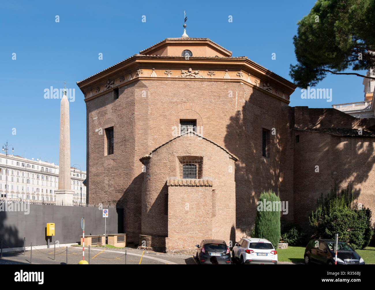 Battistero san giovanni laterano immagini e fotografie stock ad alta