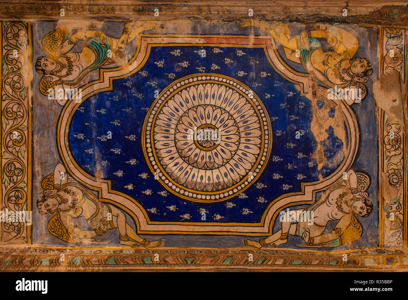 Il soffitto dipinto di Nandi Mandapam, il tempio di Brihadisvara, Thanjavur, Tamil Nadu, India Foto Stock