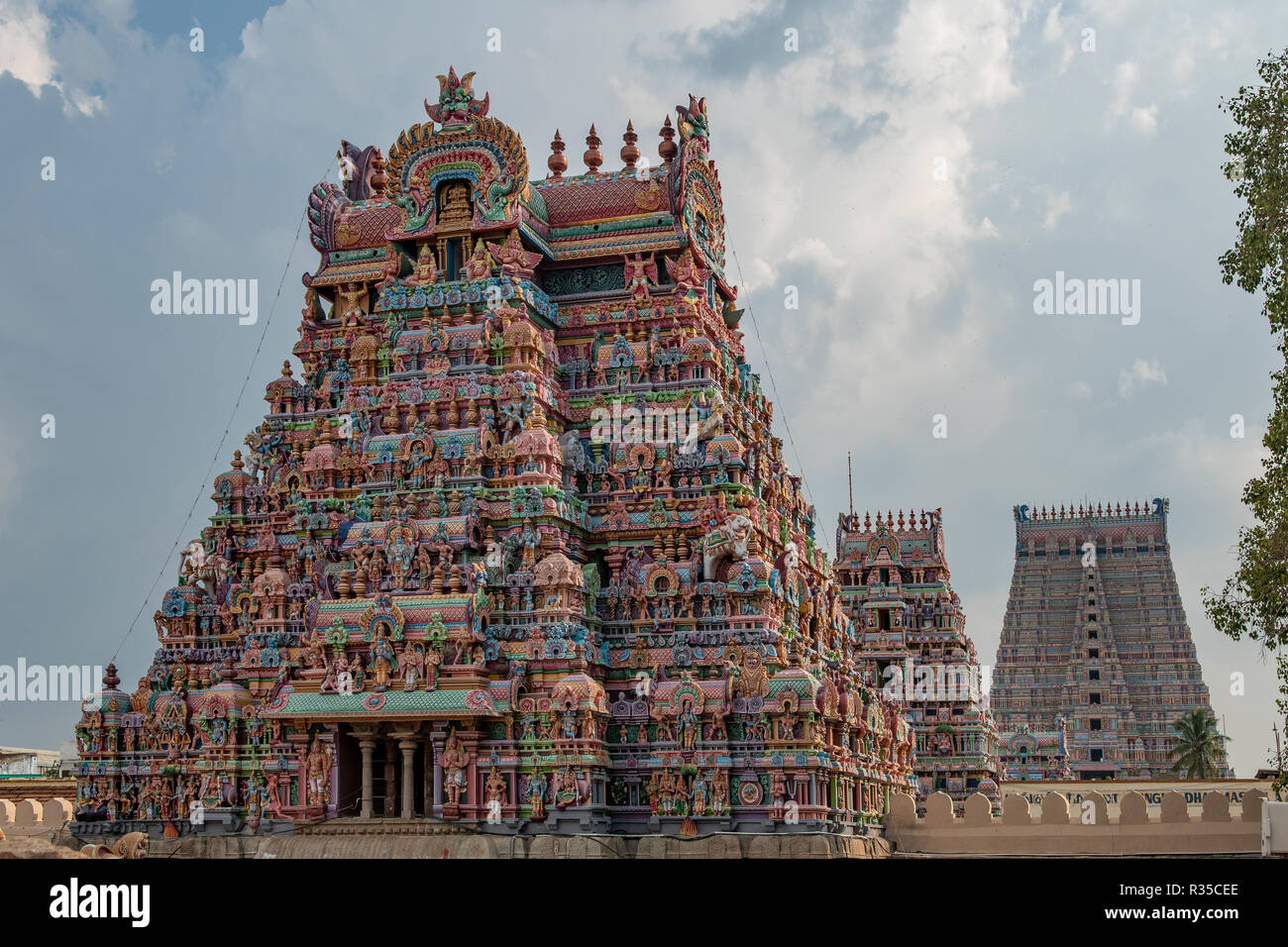 Gopurams meridionale, Sri Ranganathaswamy Tempio Srirangam, Trichy, Tamil Nadu, India Foto Stock