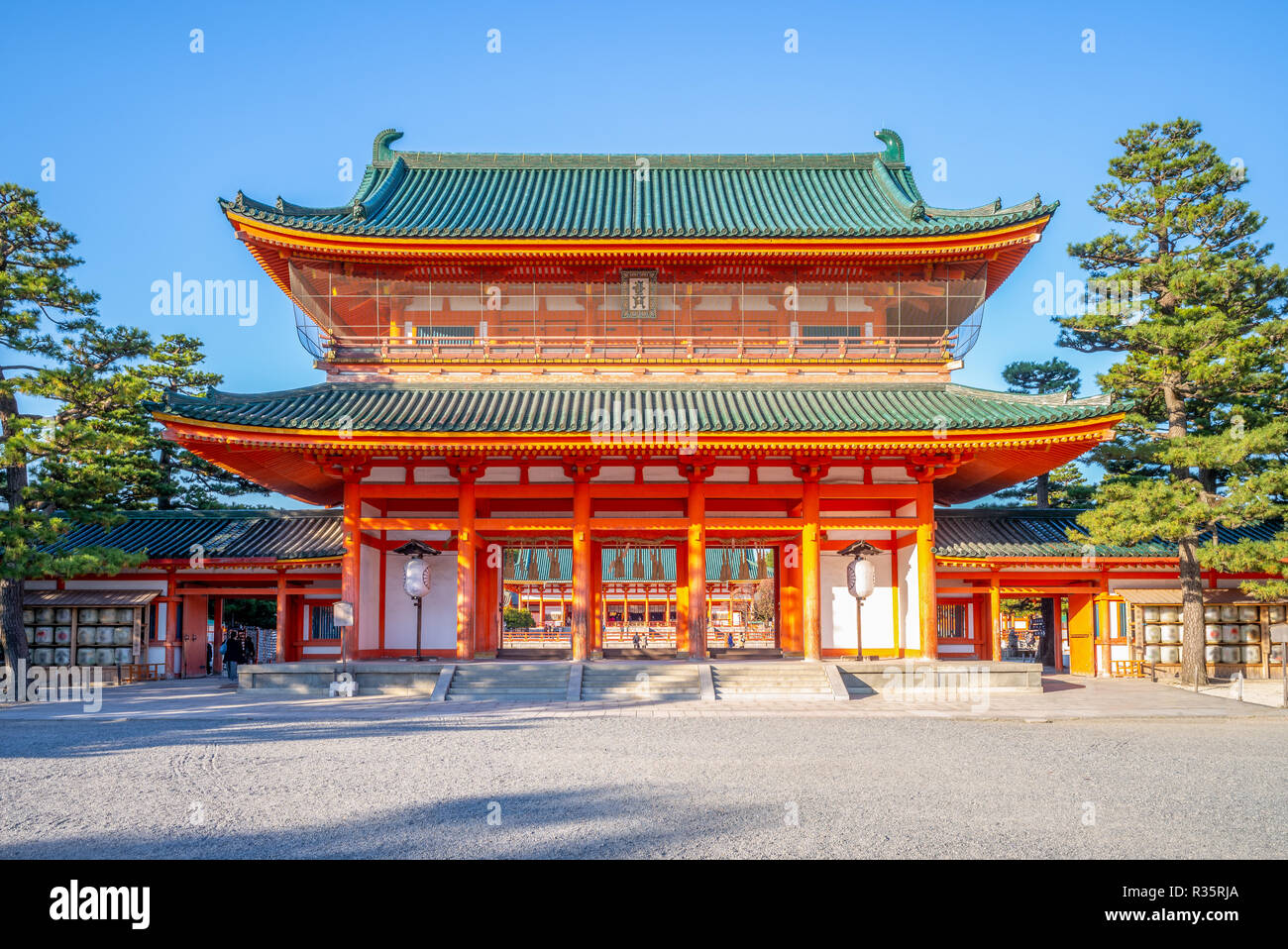 Otenmon, il cancello principale di Heian jingu in Kyoto Foto Stock