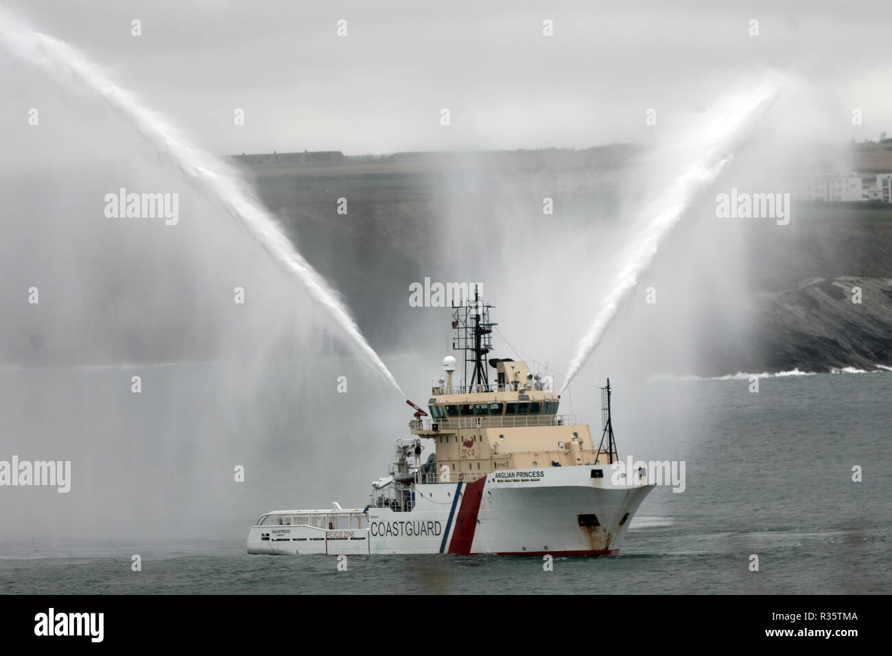 Gazzle cove onde di tempesta. Newquay, Cornwall, Regno Unito. Foto Stock