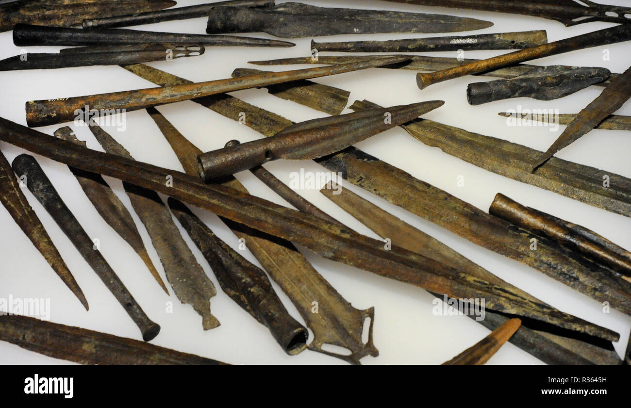 Armi di bronzo immagini e fotografie stock ad alta risoluzione - Alamy