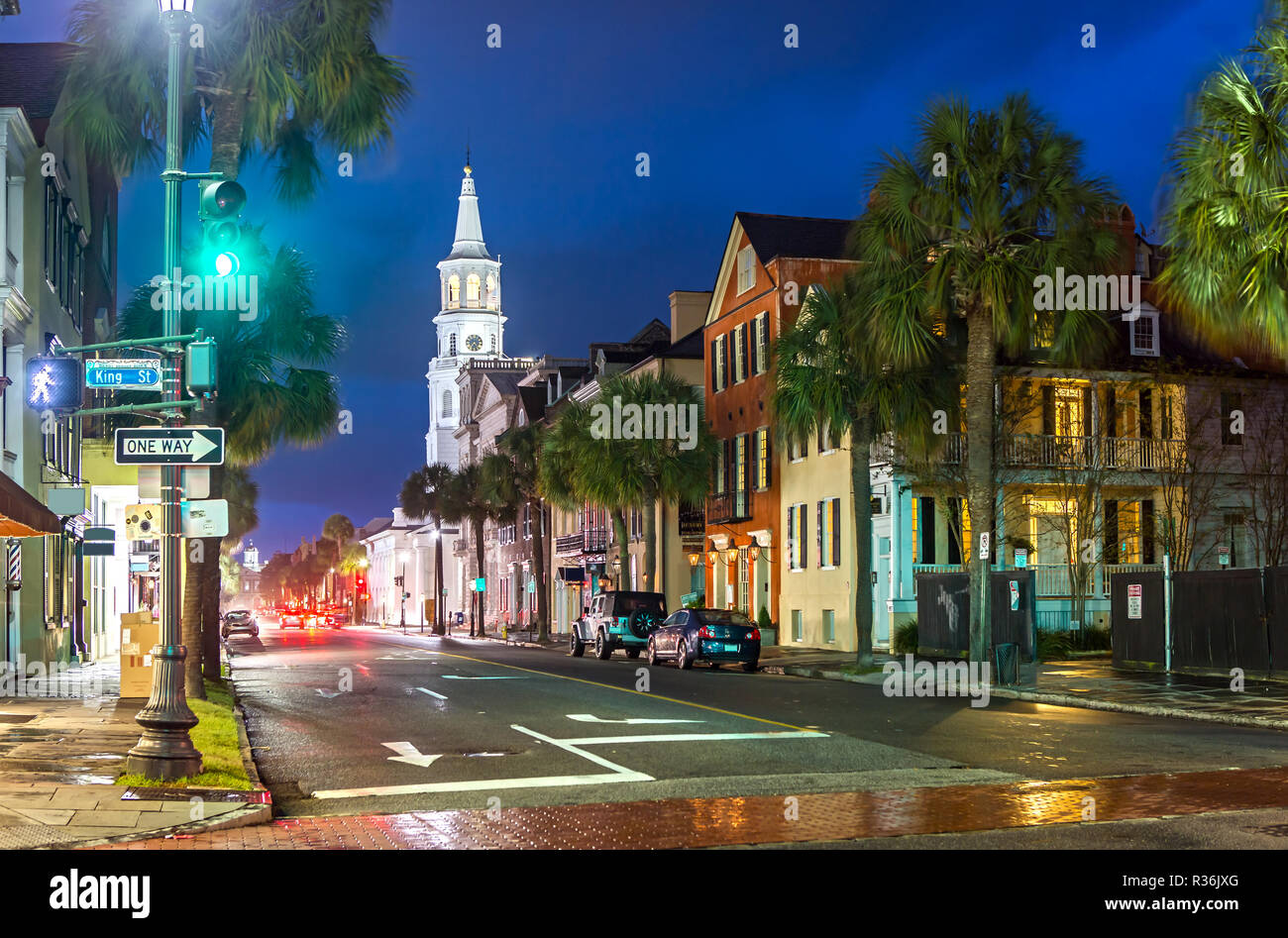 St Michaels Chiesa e ampia San a Charleston, Sc al crepuscolo Foto Stock