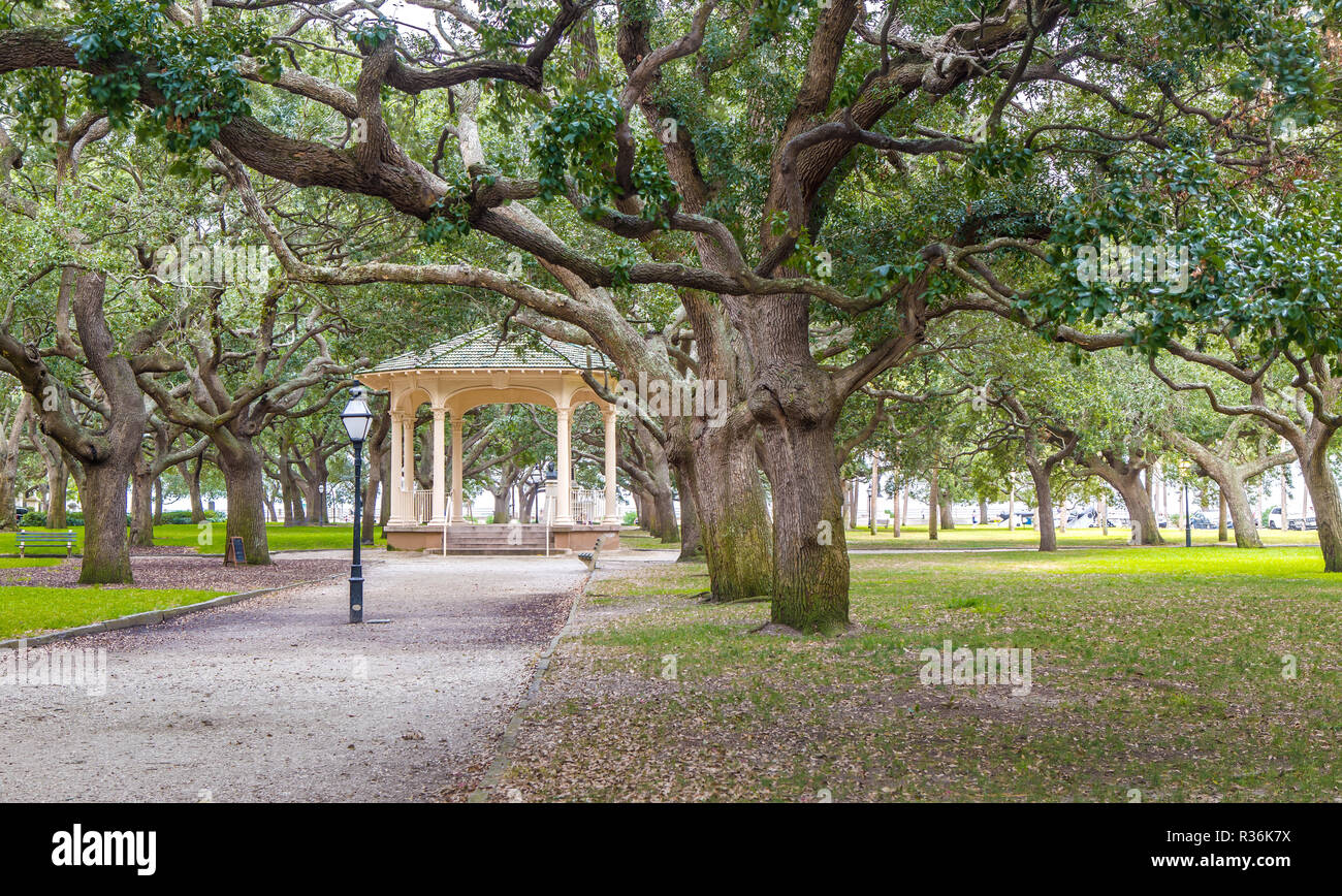Pavilion al punto di bianco giardino in Charleston, Sc Foto Stock