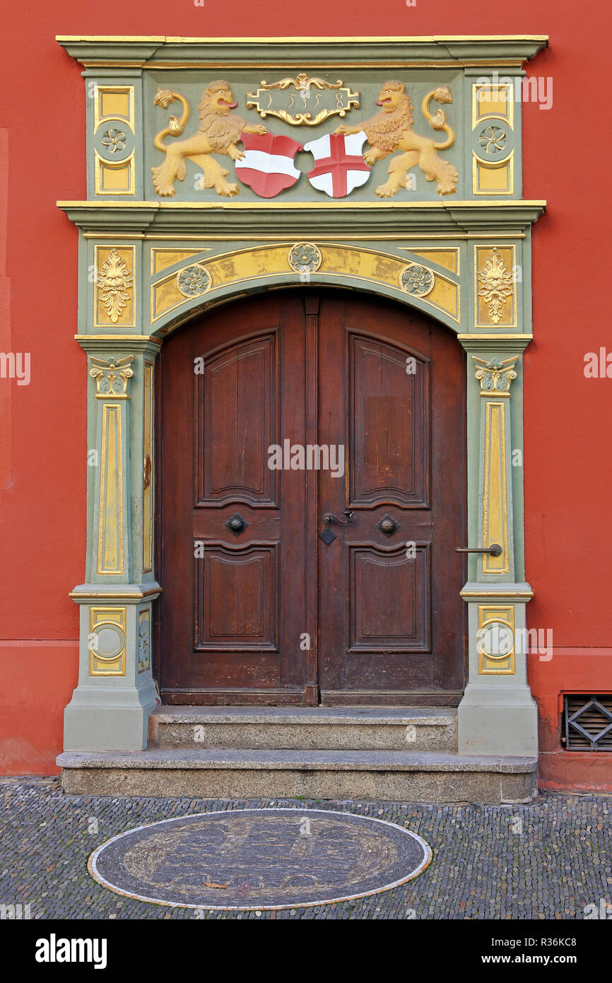 Â portale al vecchio municipio di Freiburg im Breisgau Foto Stock