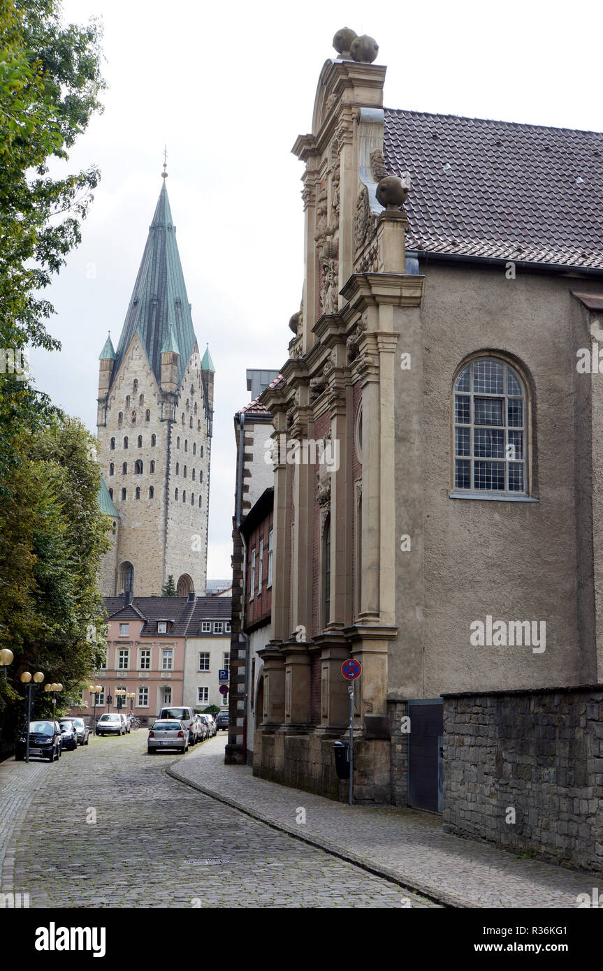 Chiesa nel monastero di San Michele e la cattedrale di Paderborn Foto Stock