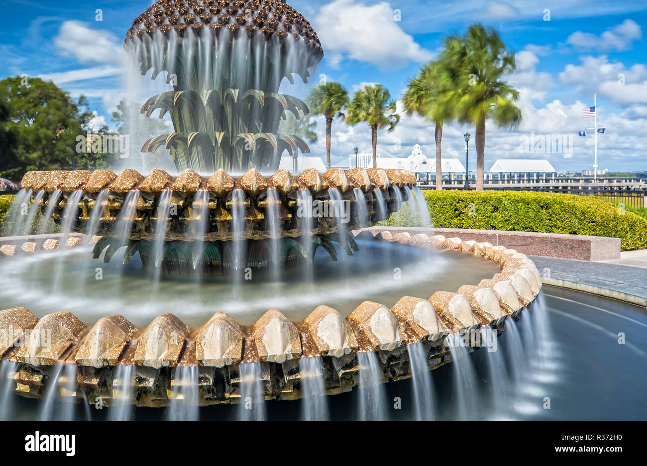 Lunga esposizione della famosa Fontana di ananas in Waterfront Park a Charleston, Sc Foto Stock