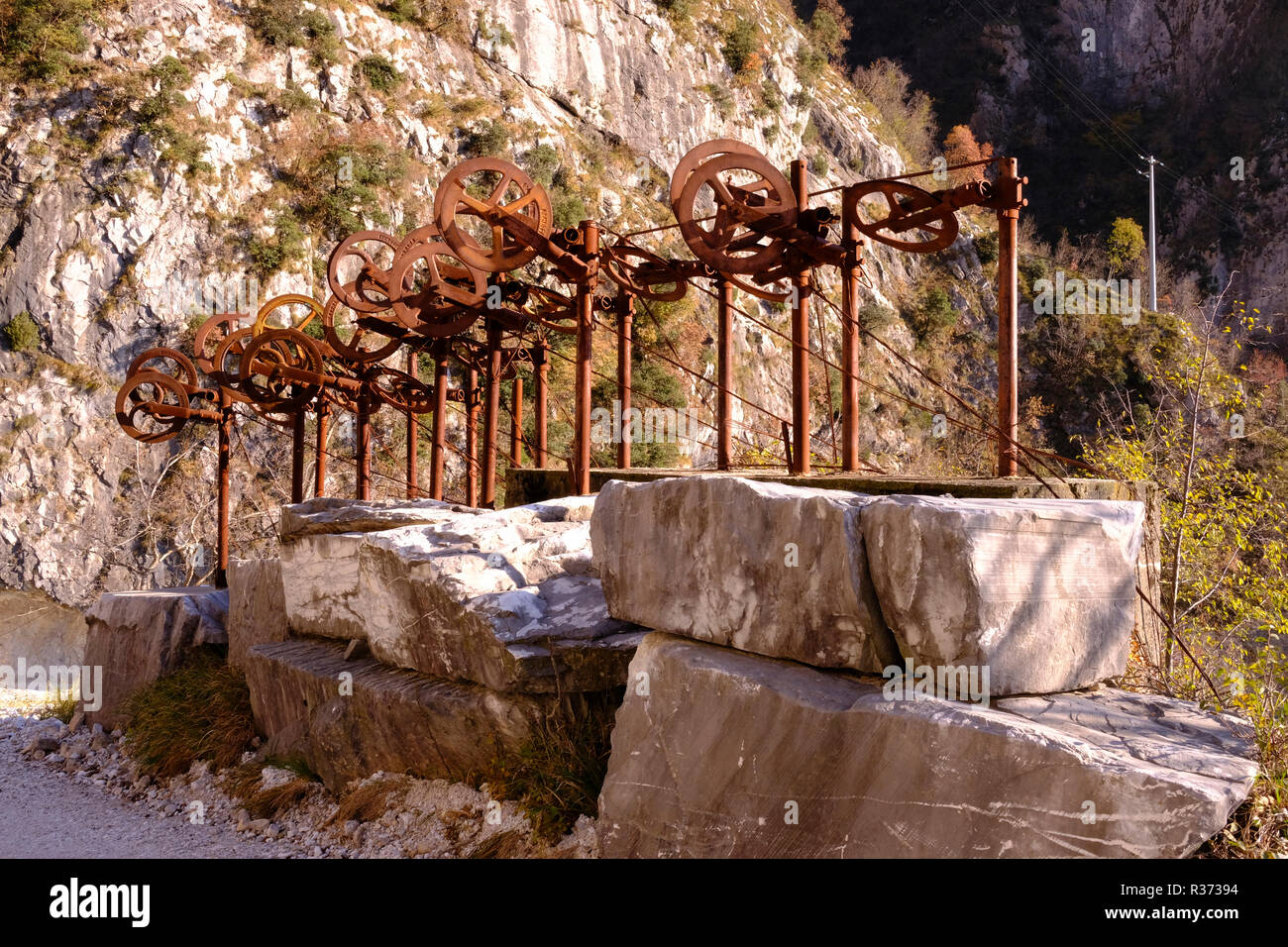 Scollegato: esplorazione della natura, escursioni ai monti della Toscana, viste mozzafiato (Italia). Foto Stock