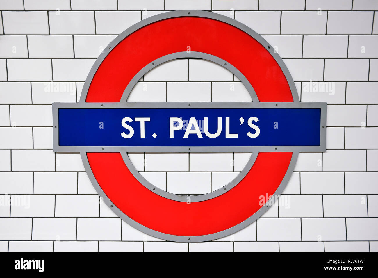 St Pauls Stazione della Metropolitana segno, London, Regno Unito Foto Stock