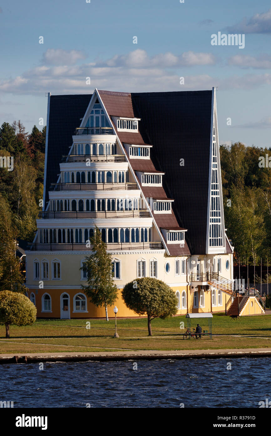 Baza Troitskoye Otdykha resort hotel e ristorante accanto al canale di Mosca nella periferia di Mosca, Russia Foto Stock