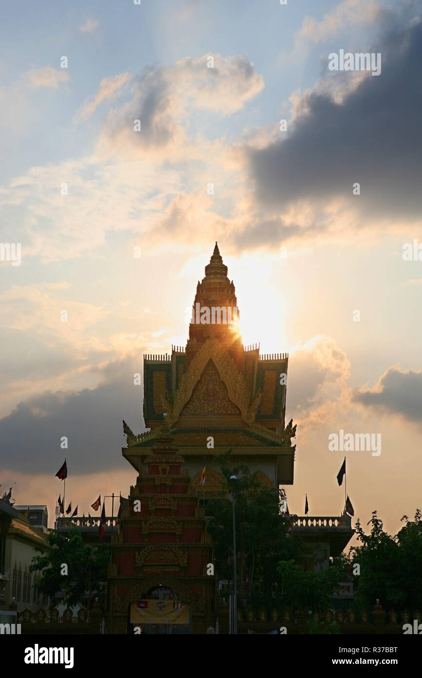 Wat Ounalom, Sisowath Quay, Phnom Penh Cambogia Foto Stock