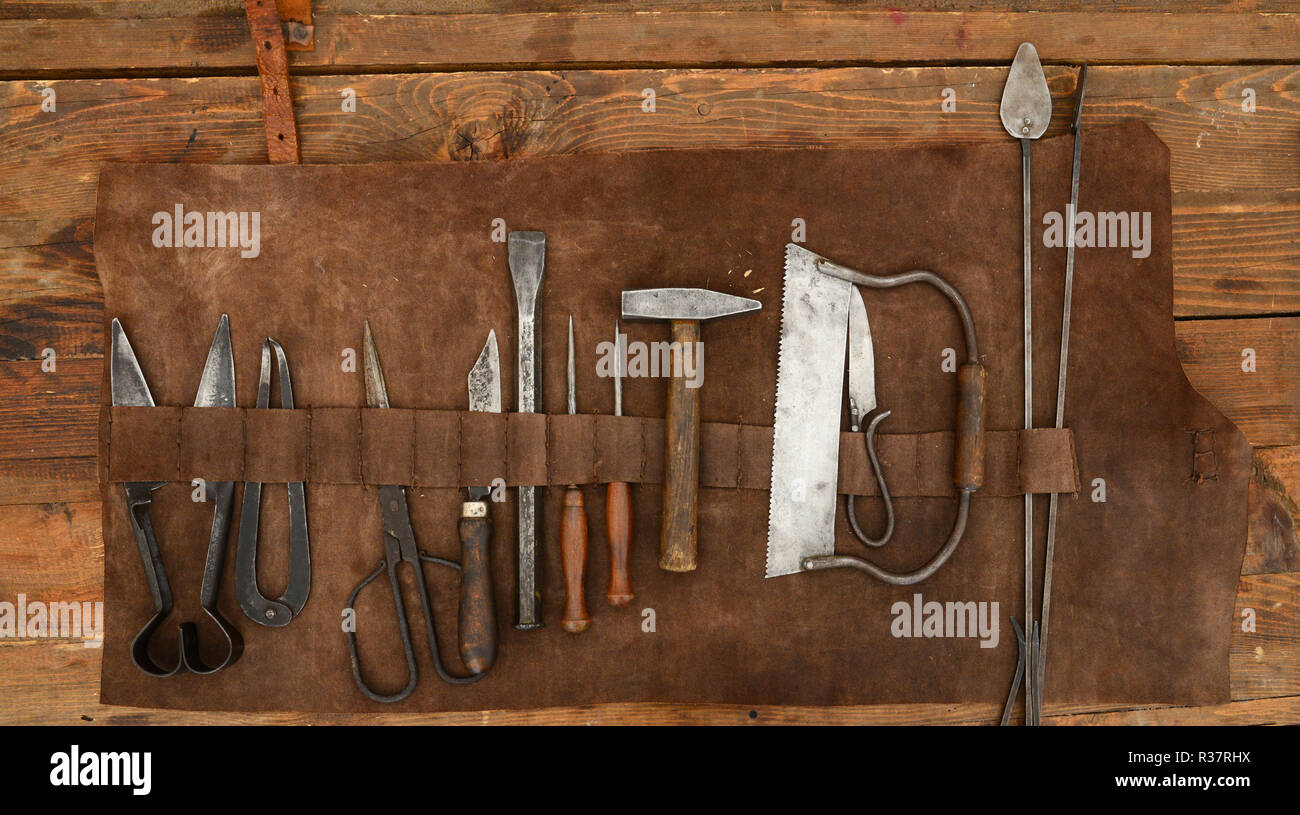 Medico medievale ambulatorio di kit di strumenti di dettaglio Foto Stock