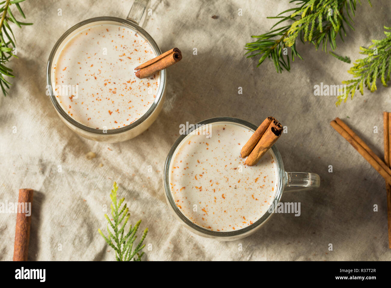 In casa di Puerto Rican zabaione Coquito per le vacanze Foto Stock