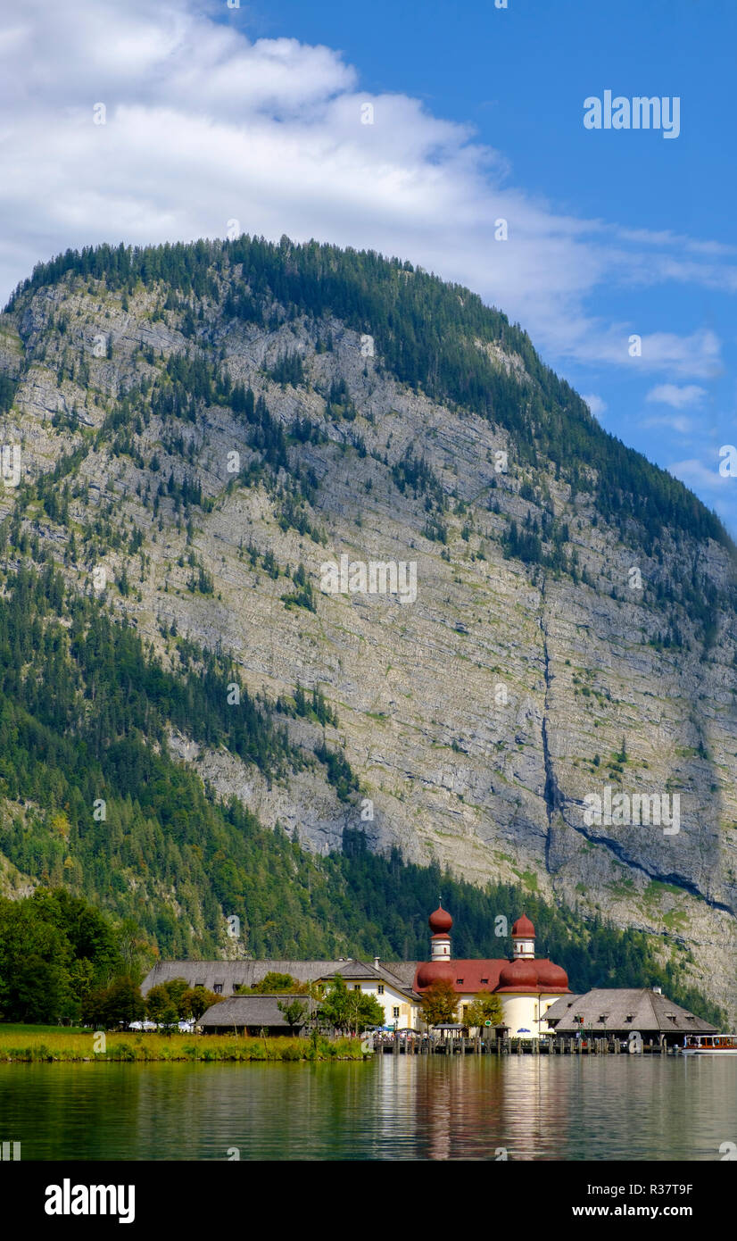 Sankt Bartholomä la chiesa del pellegrinaggio, il Lago Königssee, Schönau am Königssee, Parco Nazionale di Berchtesgaden, sulle Alpi di Berchtesgaden Foto Stock