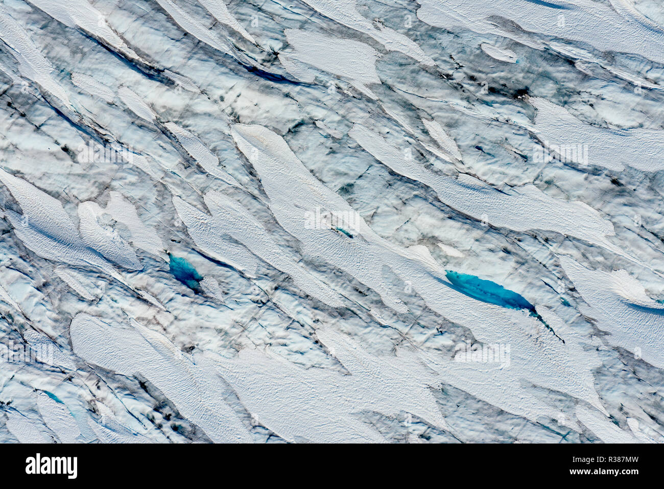 Variazioni sorprendenti di blu su questa immagine aerea di Tunsbergdalsbreen, Norvegia più lunga del braccio sul ghiacciaio del ghiaccio Jostedalsbreen cap. È Tunsbergdalsbreen Foto Stock