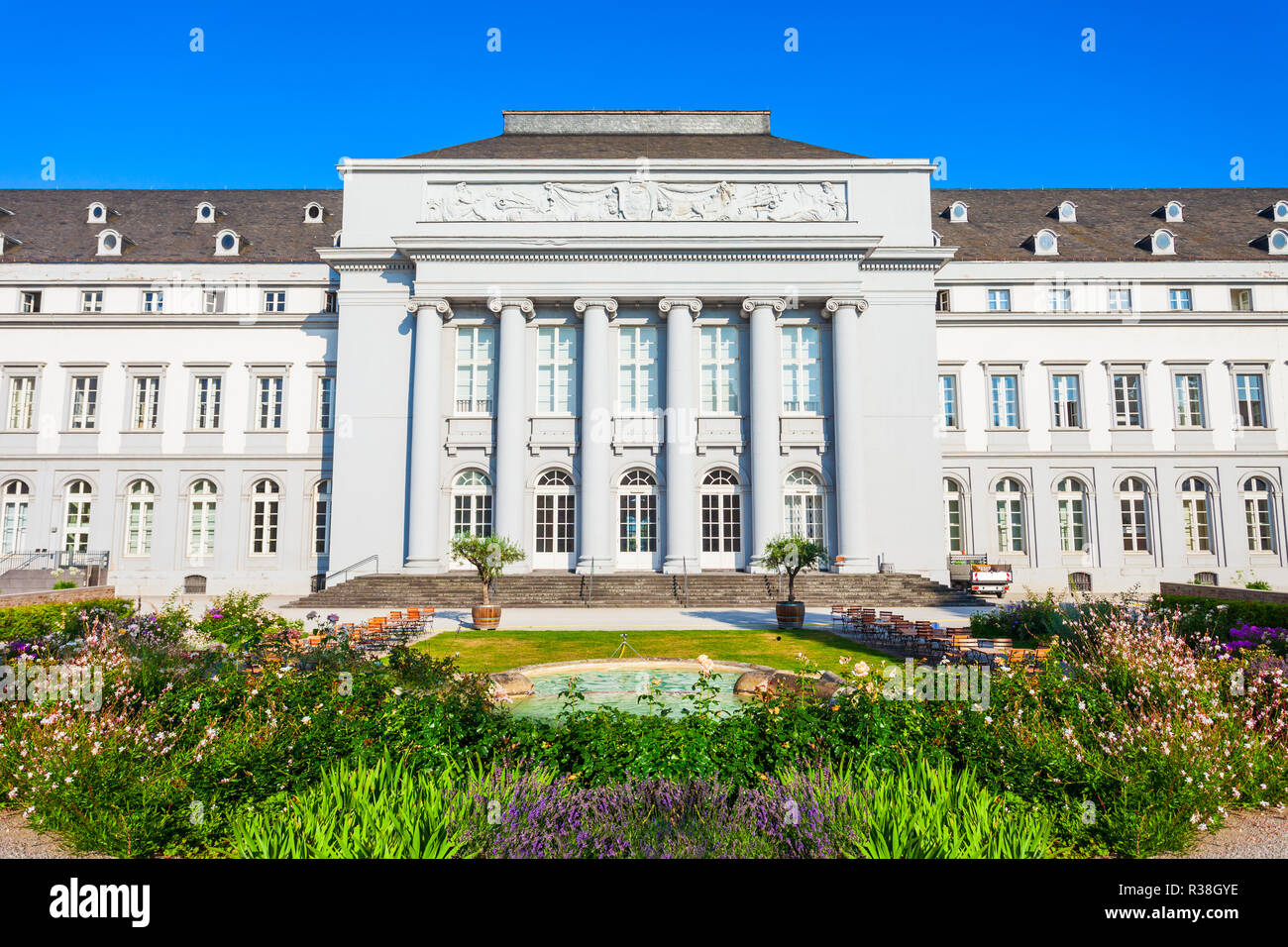 Palazzo elettorale o Kurfurstliches Schloss fu residenza dell ultimo Arcivescovo ed elettore di Treviri a Koblenz Germania Foto Stock