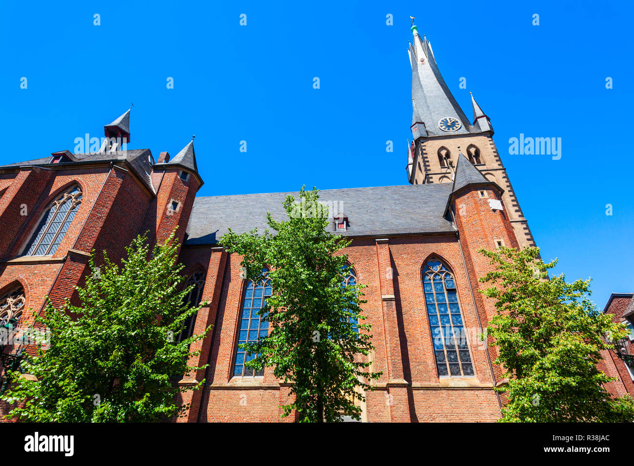 Basilika St. Lambertus è una chiesa cattolica nella città di Dusseldorf in Germania Foto Stock