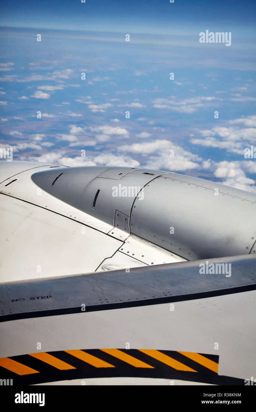 Chiudere la foto di un'ala di aeroplano, il fuoco selettivo. Foto Stock