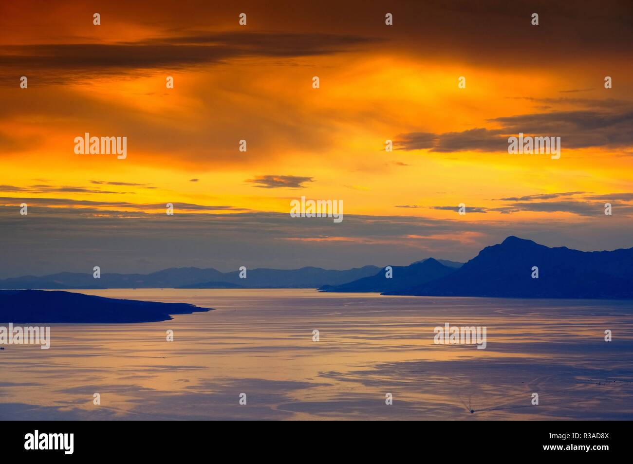 Riviera di Makarska tramonto - Makarska riviera sunset 02 Foto Stock