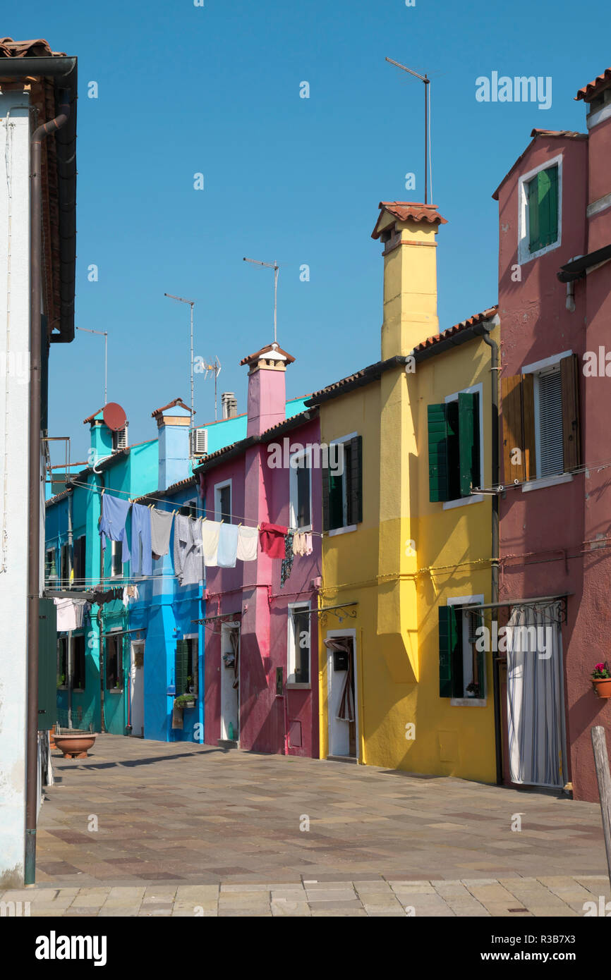 Tipiche case colorate, isola di Burano, Venezia, Veneto, Italia Foto Stock