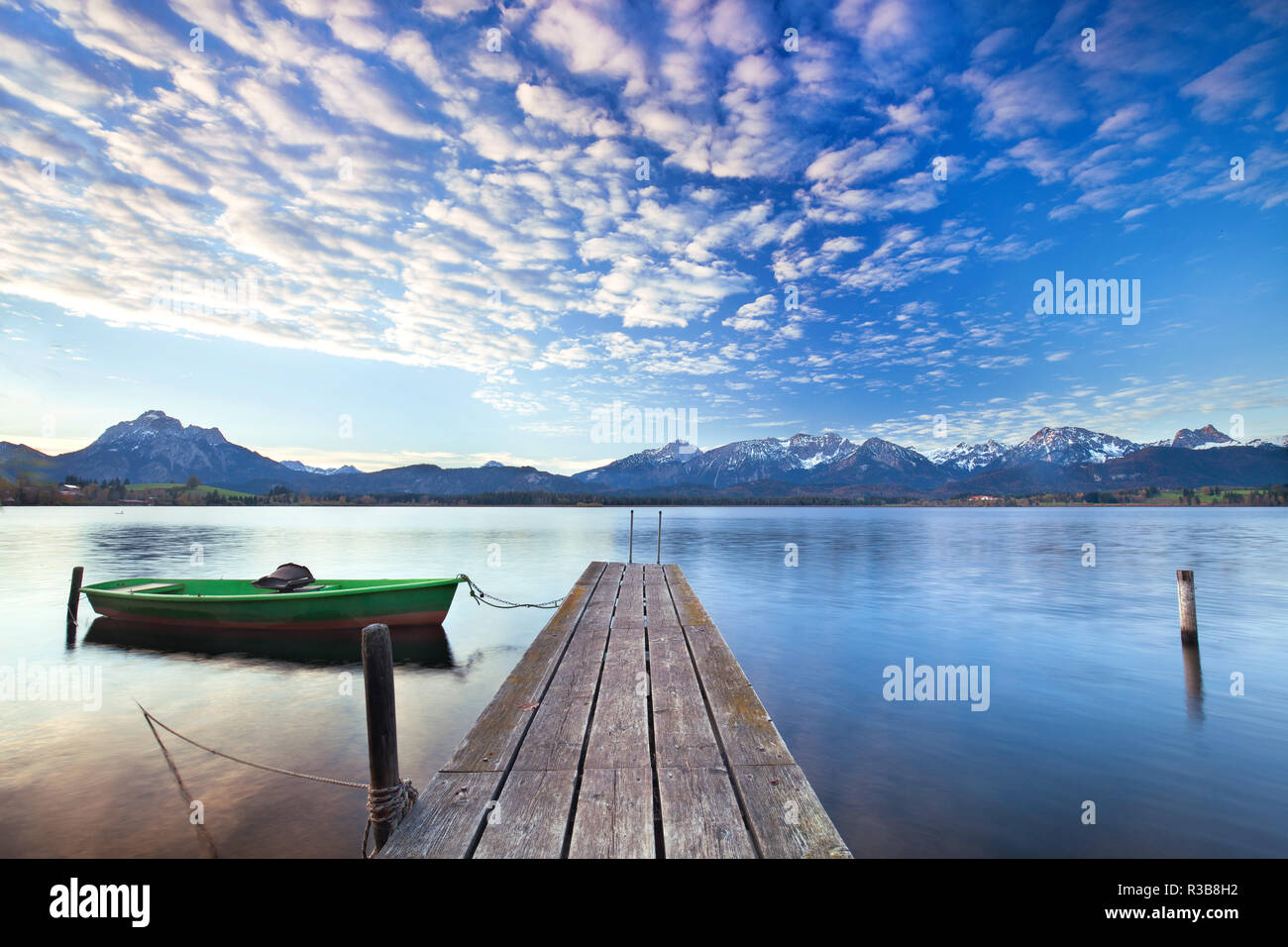 Il silenzio sul lago nella luce del mattino Foto Stock