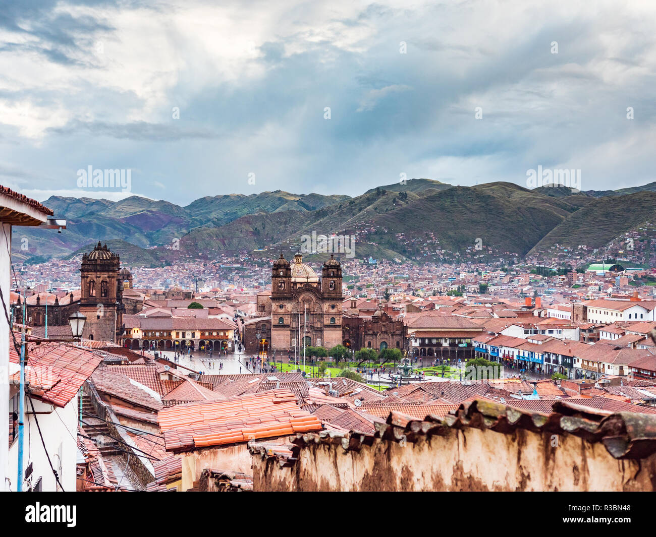 Panorama della città di Cusco e la Plaza de Armas Foto Stock