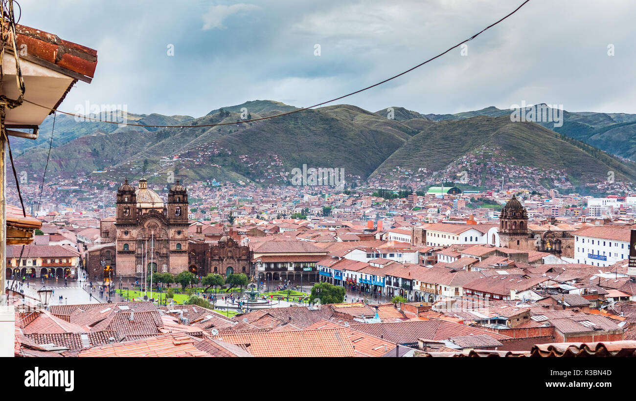 Panorama della città di Cusco e la Plaza de Armas Foto Stock