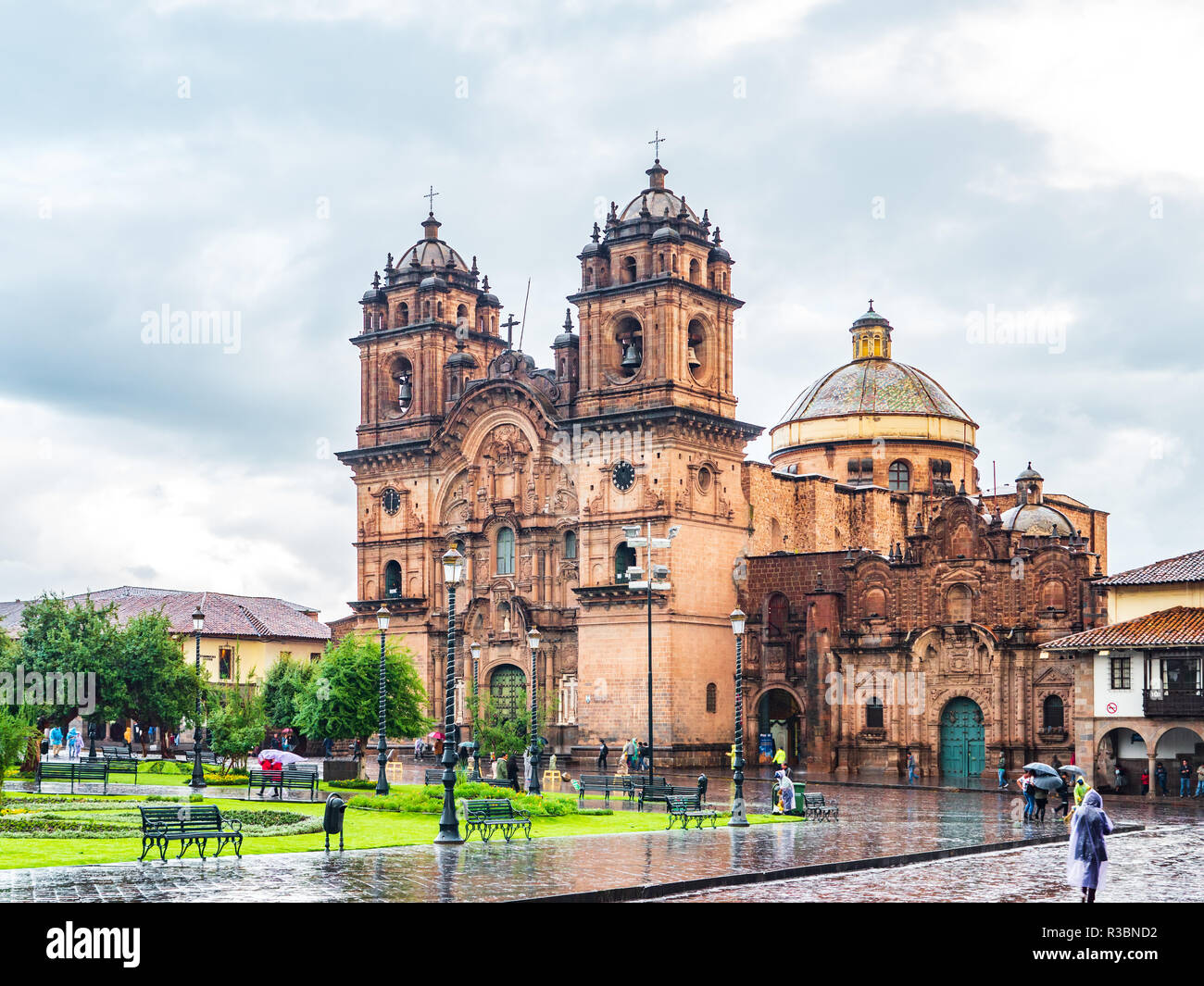 Vista della Compañia de Jesus chiesa in Plaza de Armas di Cusco Foto Stock