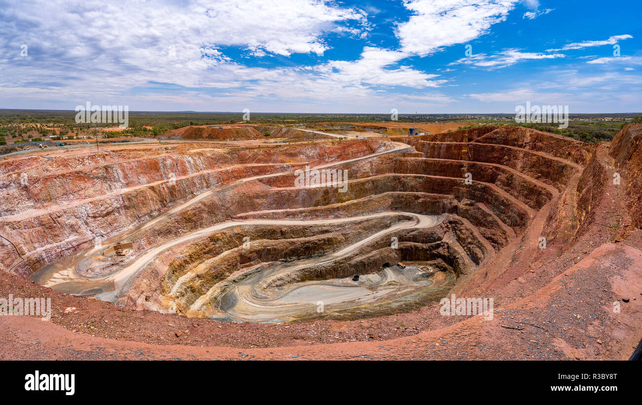 Cobar Aeroporto, NSW, Australia - Fort Bourke Hill Lookout, picco di miniere d oro Foto Stock