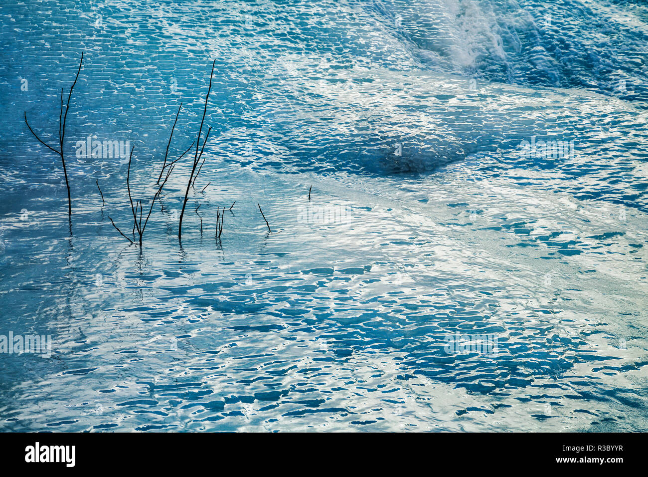 Canada, Alberta, Jasper National Park. Ghiaccio al groviglio cade Foto Stock