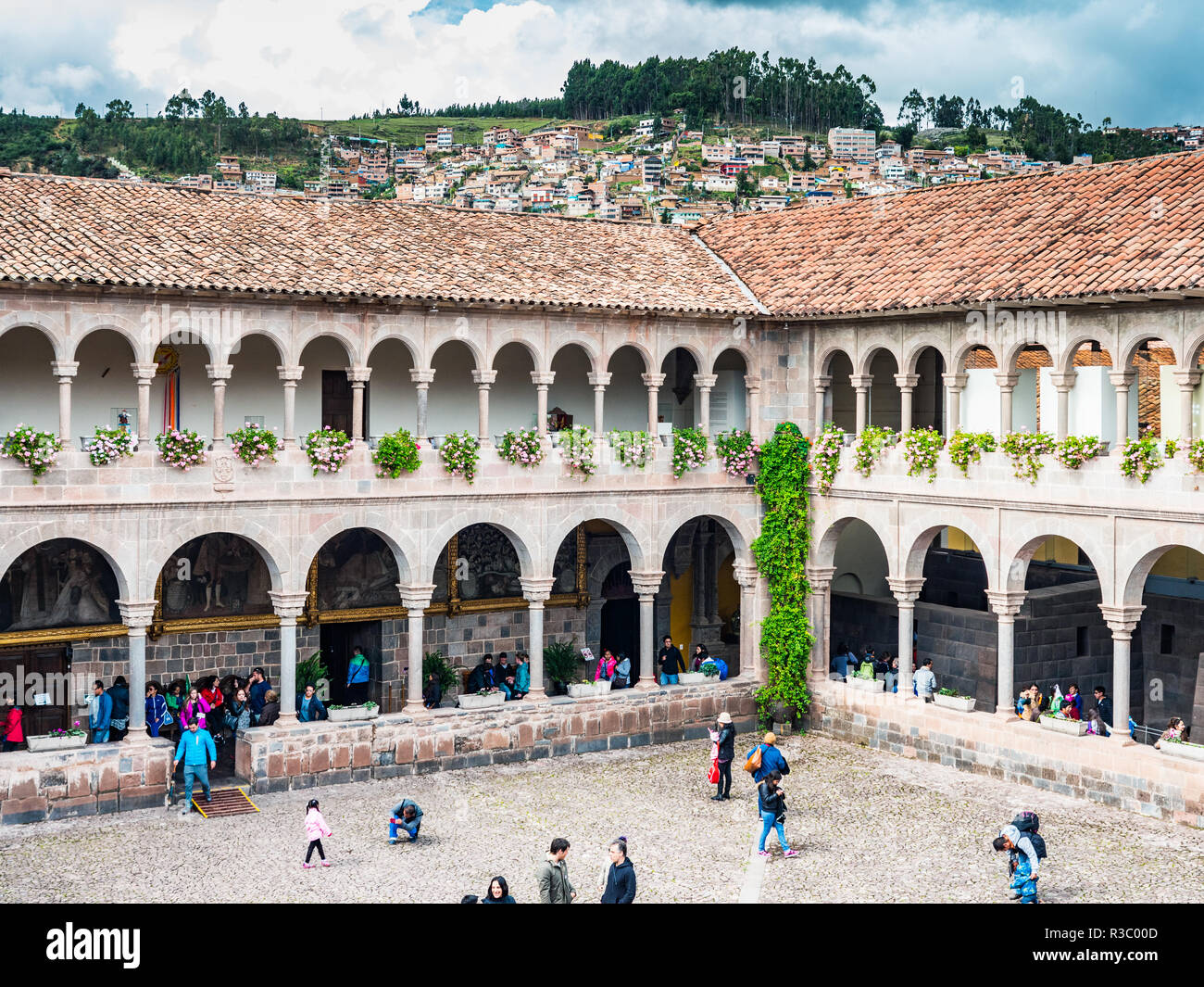 Cusco, Perù - Gennaio 3, 2017. Vista della piazza principale del tempio Qorikancha nel centro di Cusco Foto Stock