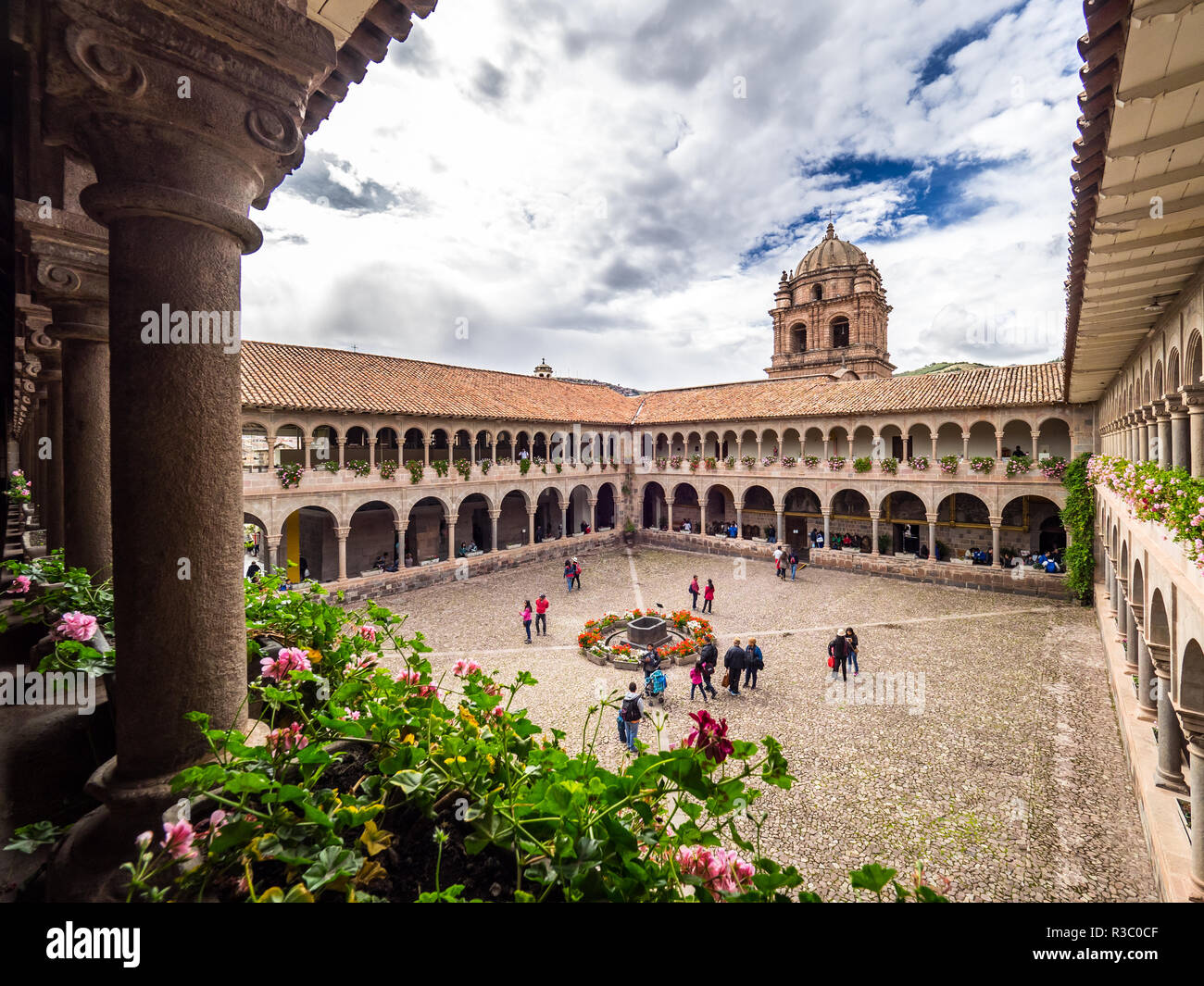 Cusco, Perù - Gennaio 3, 2017. Vista della piazza principale del tempio Qorikancha nel centro di Cusco Foto Stock