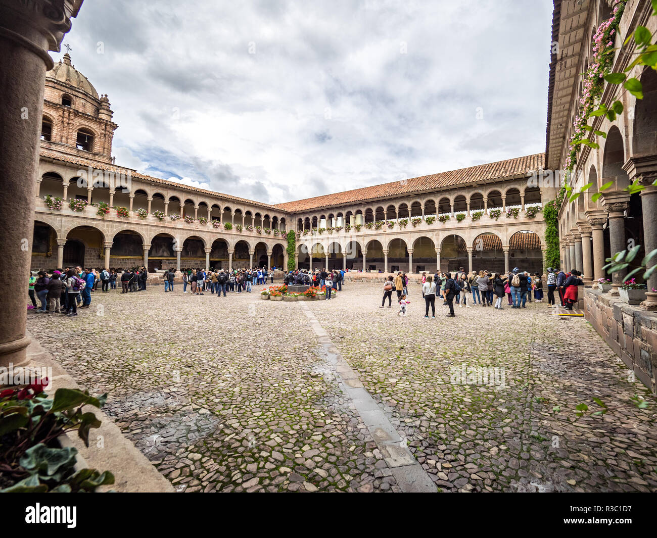 Cusco, Perù - Gennaio 3, 2017. Vista della piazza principale del tempio Qorikancha nel centro di Cusco Foto Stock